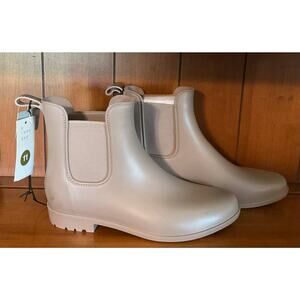 NWT A New Day Tan Waterproof Size 6 Pull On Boots